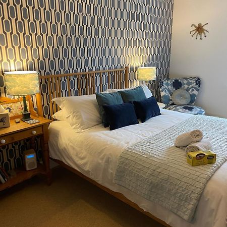 Bed and Breakfast No 12 Лайм-Реджис Экстерьер фото